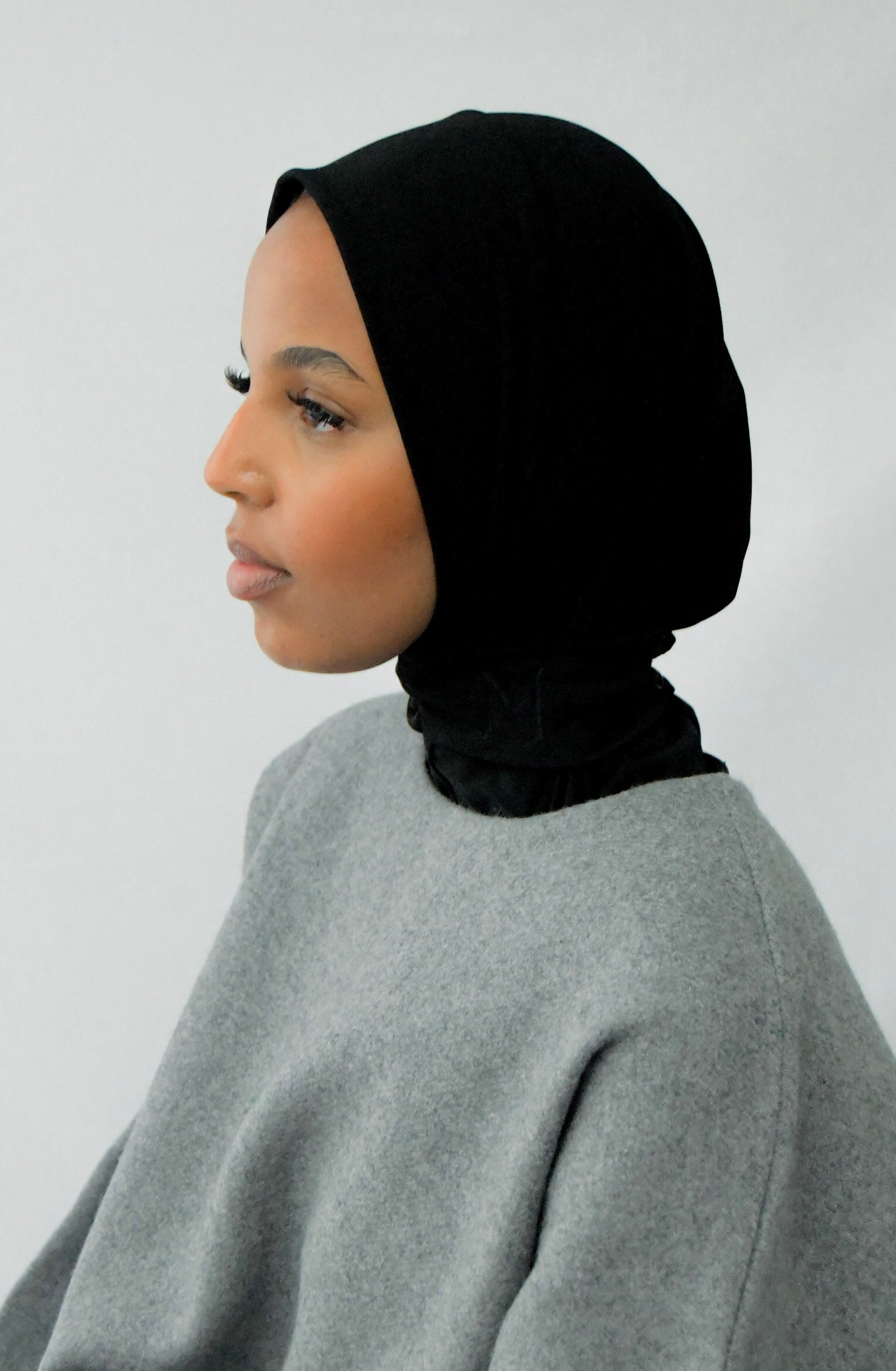 Bonnet noir monochrome