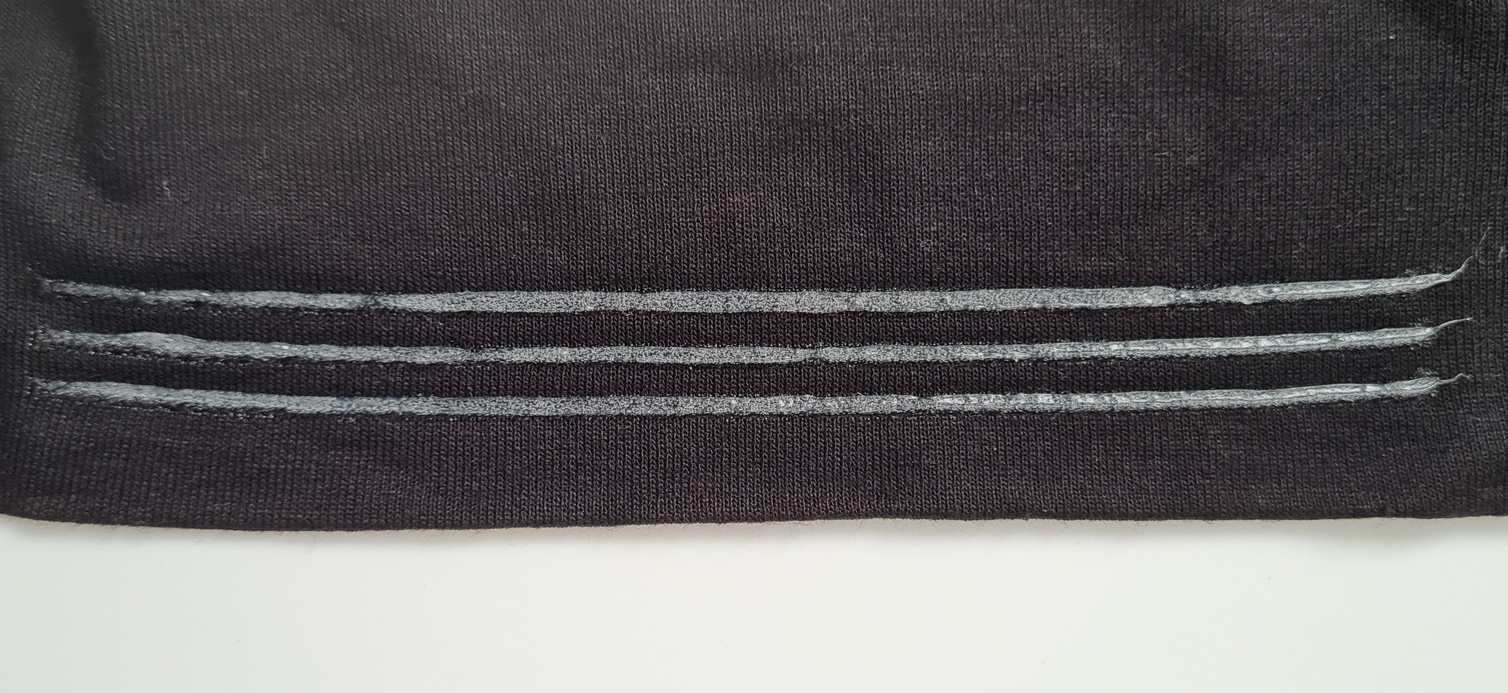 BONNET À FICELLES ANTIDÉRAPANT